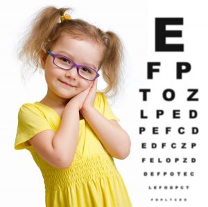 revisar vista niños con una revisión oftalmológica - Real Visión